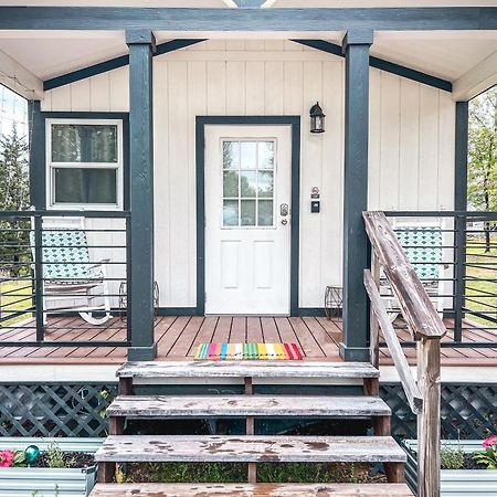 Private Tiny Home Royal Ridge Getaway Exterior photo
